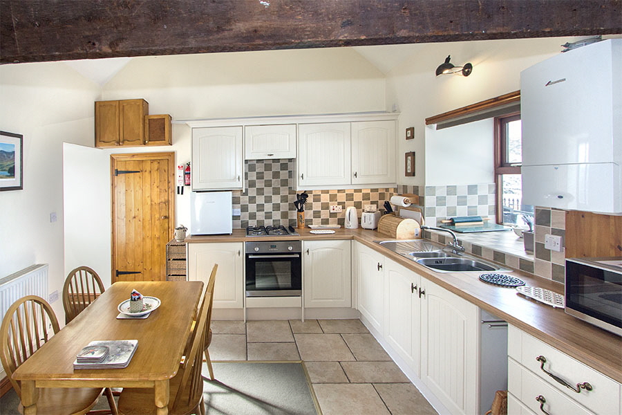 Kitchen & Dining Area, Bwthyn llys Twrog